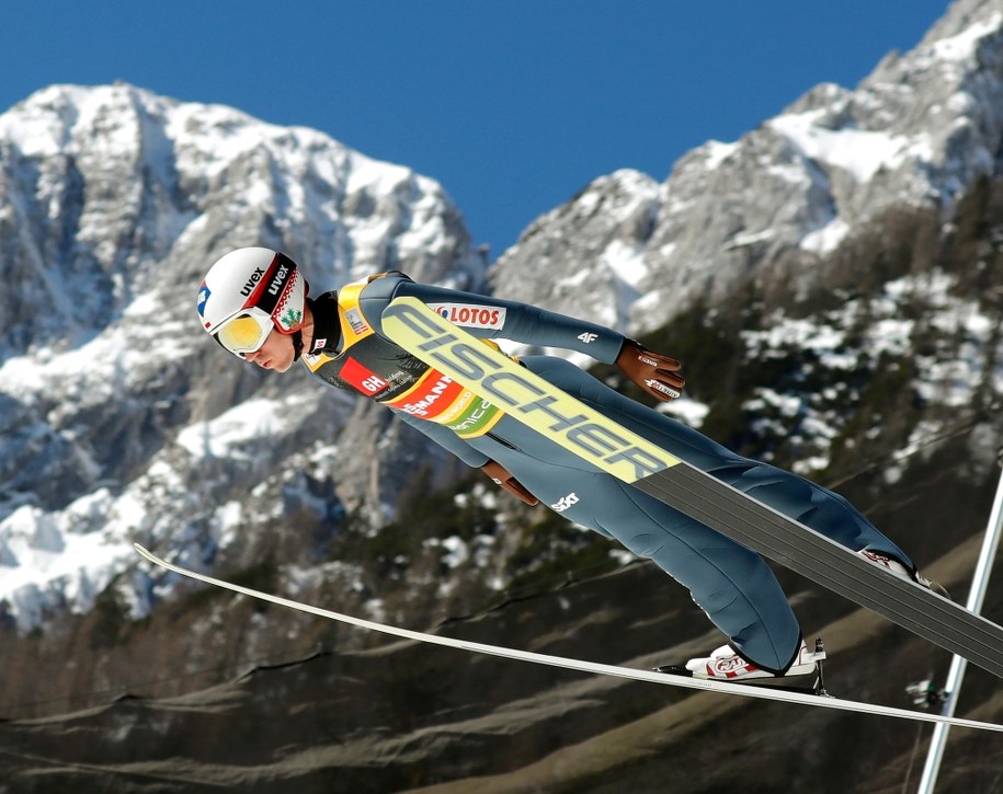 Kamil Stoch w trakcie drużynowego konkursu PŚ w słoweńskiej Planicy /ANTONIO BAT /PAP/EPA