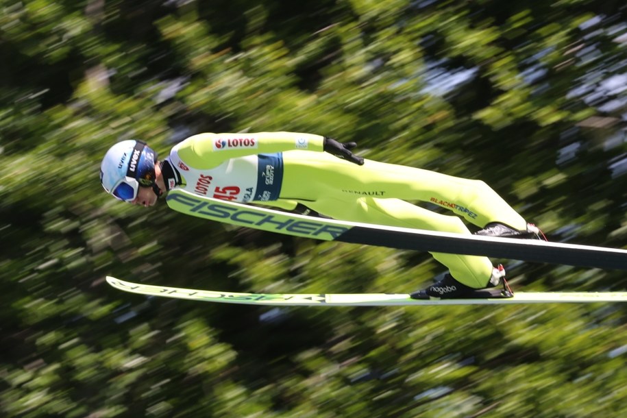 Kamil Stoch wygrał niedzielny konkurs Letniego Grand Prix /Grzegorz Momot /PAP