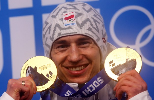 Kamil Stoch z dwoma złotymi medalami igrzysk olimpijskich w Soczi /Grzegorz Momot /PAP