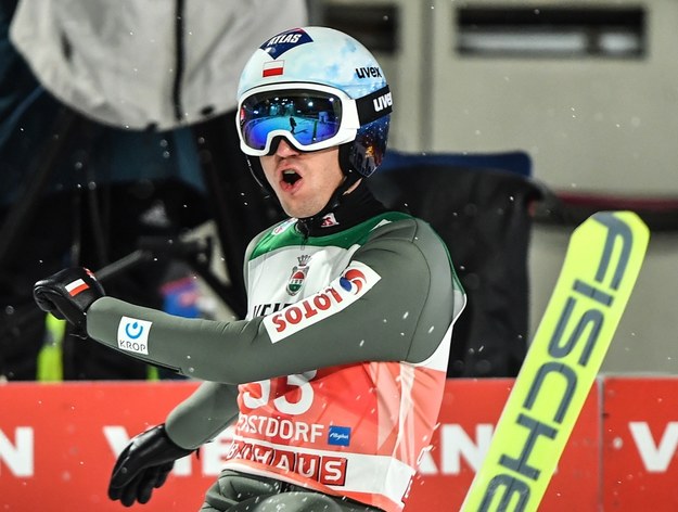 Kamil Stoch zajął drugie miejsce /LUKAS BARTH-TUTTAS /PAP/EPA