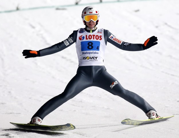 Kamil Stoch zajmuje na liście płac skoczków dopiero 3. miejsce /Grzegorz Momot /PAP