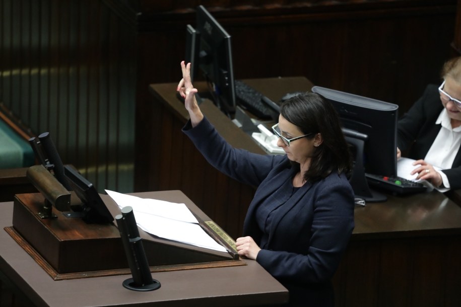 Kamila Gasiuk-Pihowicz /Tomasz Gzell    /PAP