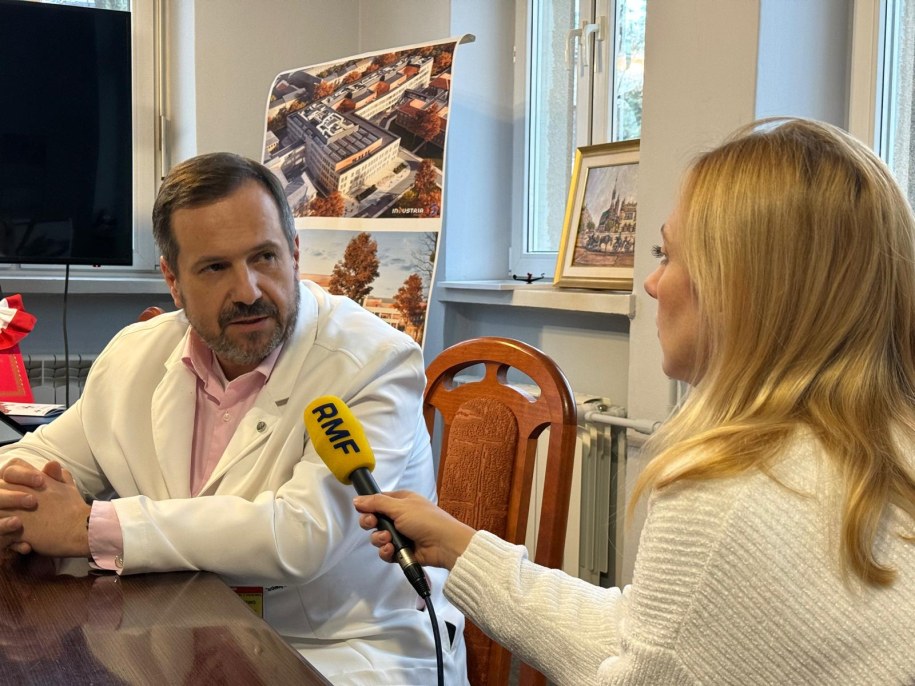 Kamila Konturek-Ziemba z portalu Twoje Zdrowie RMF24 rozmawia z prof. Bartłomiejem Guzikiem /Wojskowy Szpital Kliniczny w Krakowie /