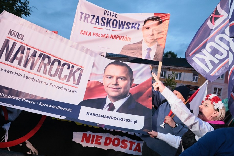 Kampania wyborcza przed II turą wyborów prezydenckich. /Anita Walczewska/East News /East News