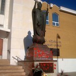 Kanada: Pomnik Jana Pawła II zniszczony. Oblano go czerwoną farbą 