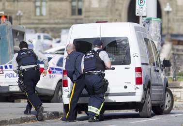 Kanada: Strzelanina w budynku parlamentu, obława na napastników 