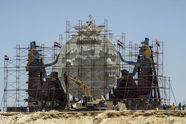 Kanał Sueski monument w porcie Ismailia /AFP