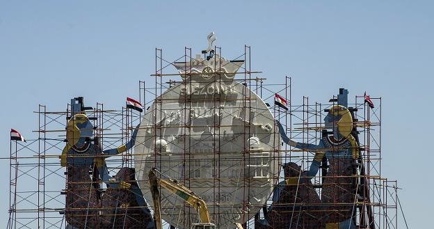 Kanał Sueski monument w porcie Ismailia /AFP