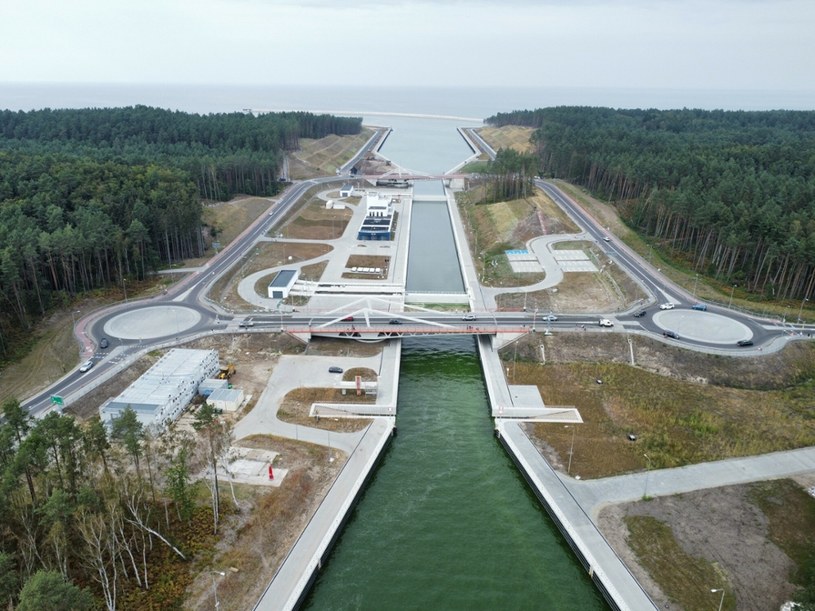 Kanał Żeglugowy będący częścią nowej drogi wodnej łączącej Zalew Wiślany z Zatoką Gdańską /Piotr Molecki /East News