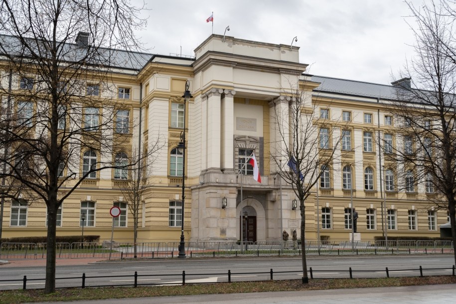 Kancelaria Prezesa Rady Ministrów w Warszawie /Shutterstock