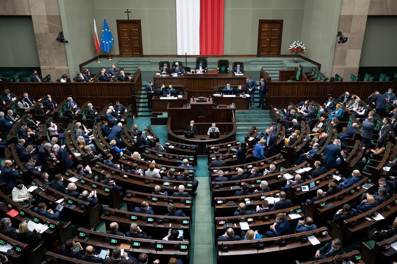 Kancelaria Sejmu zdecydowała o podniesieniu stawek dotyczących wynajmu mieszkań i prowadzenia biur poselskich /Mateusz Włodarczyk /AFP