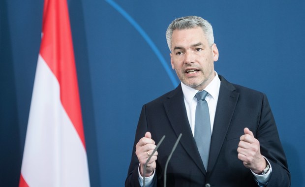 Kanclerz: Austria dalej płaci za rosyjski gaz w euro