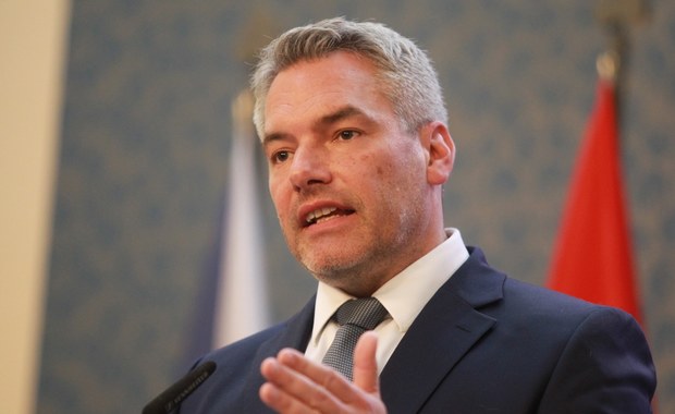 Kanclerz Austrii: Pozostaniemy neutralni, nie dyskutujemy o członkostwie w NATO