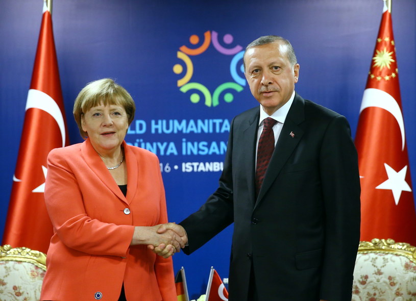 Kanclerz Niemiec Angela Merkel i prezydent Turcji Recep Erdogan /TURKISH PRESIDENT PRESS OFFICE /PAP/EPA