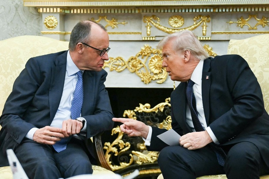 Kanclerz Niemiec Friedrich Merz (L), prezydent USA Donald Trump (P) podczas spotkania w Gabinecie Owalnym w marcu 2026 r. /ANDREW CABALLERO-REYNOLDS/AFP /East News