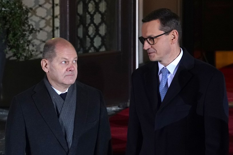 Kanclerz Niemiec Olaf Scholz i szef polskiego rządu Mateusz Morawiecki /Janek Skarżyński /AFP