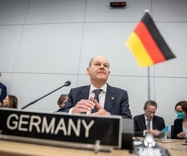 Kanclerz Niemiec Olaf Scholz: Mówią o embargu, a sami kupują gaz z Rosji