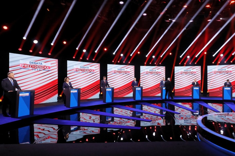 Kandydaci na prezydenta RP podczas debaty prezydenckiej w Telewizji Polskiej /Paweł Supernak /PAP