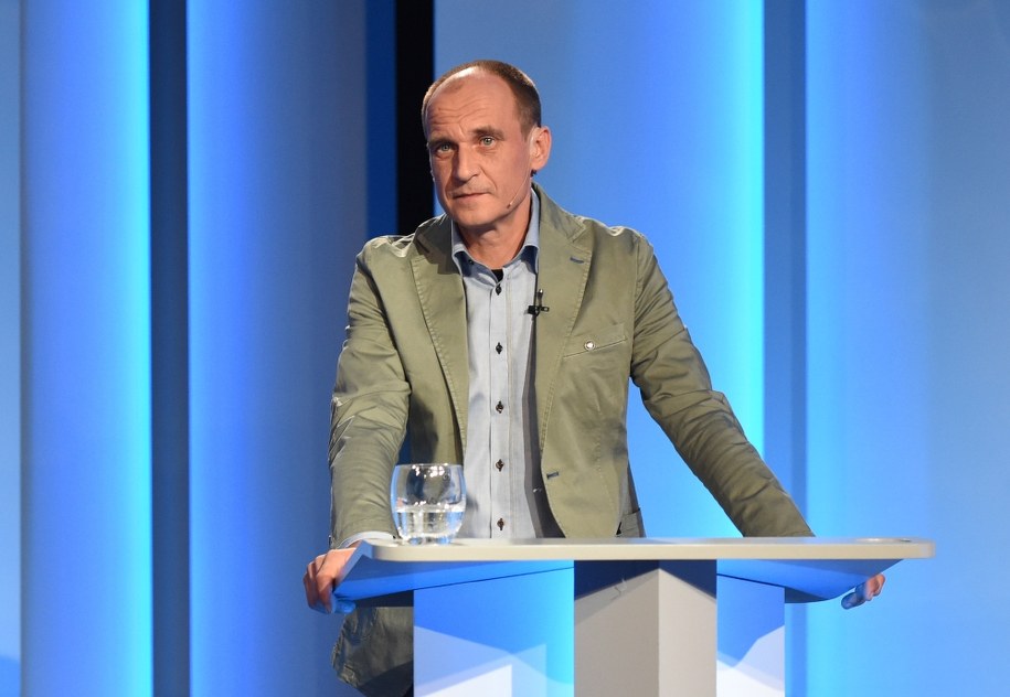 Kandydat na prezydenta Paweł Kukiz podczas debaty prezydenckiej w studiu TVP /Radek Pietruszka /PAP