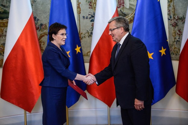 Kandydatka na premiera Ewa Kopacz i prezydent Bronisław Komorowski podczas konferencji prasowej po spotkaniu w Belwederze /Jakub Kamiński   /PAP