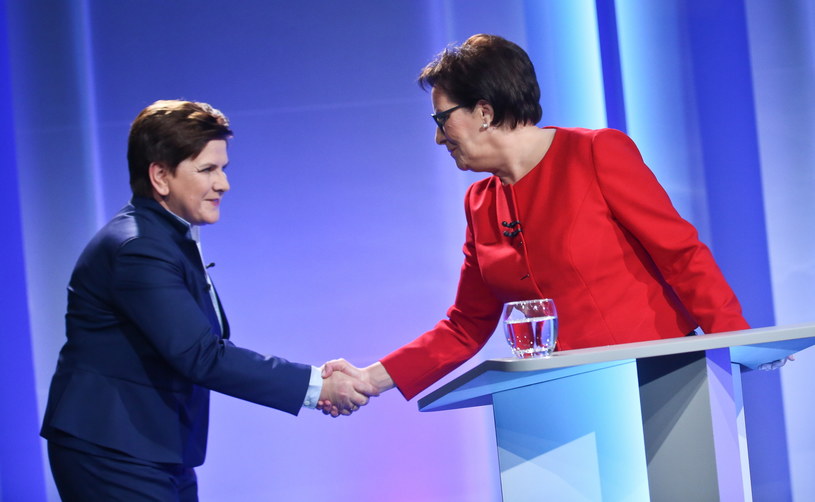 Kandydatka PiS na premiera Beata Szydło oraz premier Ewa Kopacz /Rafał Guz /PAP