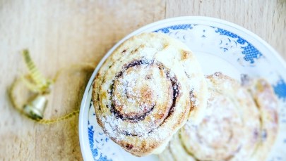 Kanelbullar - ukręć sobie cynamonowe "ślimaczki". Wstaw do piekarnika, zapachnie świętami