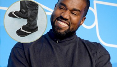 Kanye West na pokazie mody zadał szyku w klapkach i skarpetkach