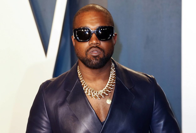 Kanye West podczas oskarowej imprezy "Vanity Fair" w 2020 roku /	RINGO CHIU /PAP