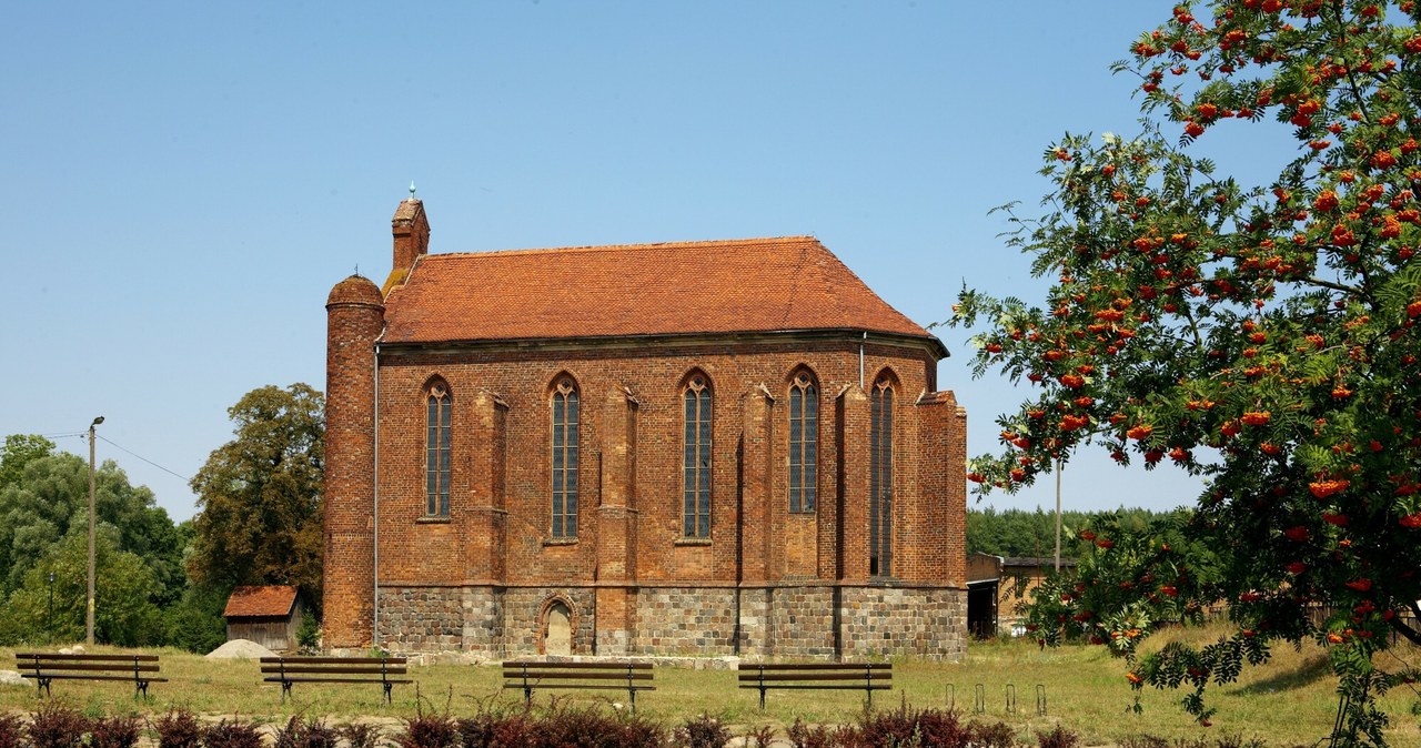Kaplica templariuszy w Chwarszczanach /Rafał Jabłoński  /East News