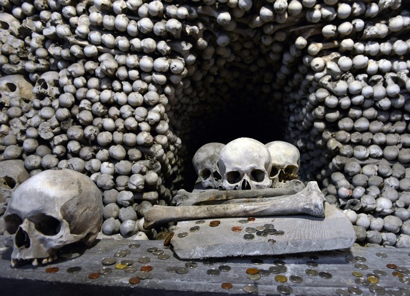 Kaplica w Kutnej Horze to miejsce naznaczone śmiercią /AFP