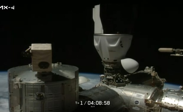 Kapsuła Dragon z Polakiem zadokowała do ISS! Oglądaj transmisję