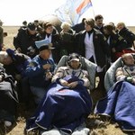 Kapsuła z kosmonautami wylądowała w Kazachstanie