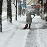 Kara za nieodśnieżony chodnik. Właściciele domów zapłacą nawet 1500 zł