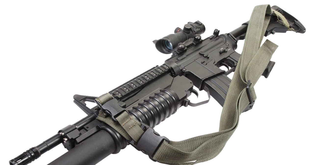 Karabin M4 z zamontowanym granatnikiem M203 /123RF/PICSEL