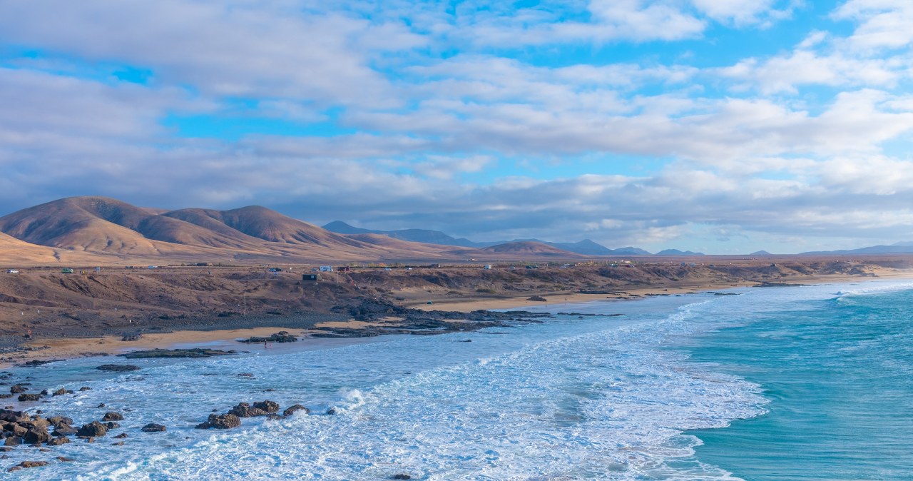 "Karaiby Europy" zachwycają bezkresnymi plażami, turkusową wodą i przyjemną temperaturą przez cały rok /Pixel