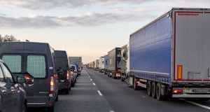 Karambol i kolizja na A4. Utrudnienia w obu kierunkach