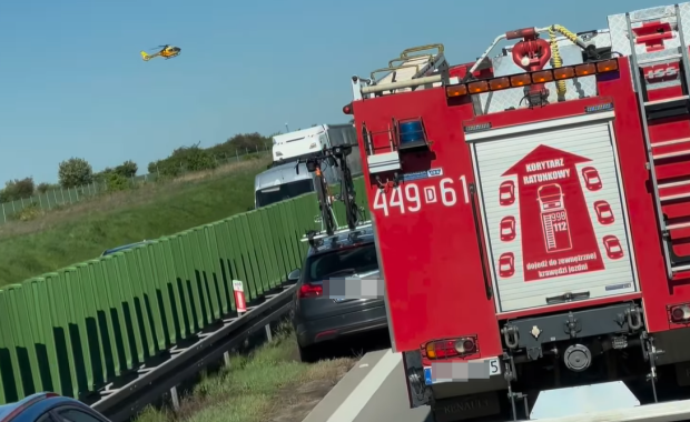 Karambol na A4. Paraliż na drodze, lądował śmigłowiec LPR [ZDJĘCIA]