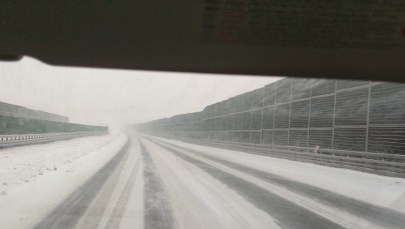 Karambol na A4. Zderzyła się ciężarówka i 7 samochodów osobowych