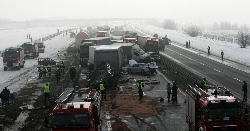 Karambol na autostradzie A1 /Fot: Michał Wojciechowski /Reporter