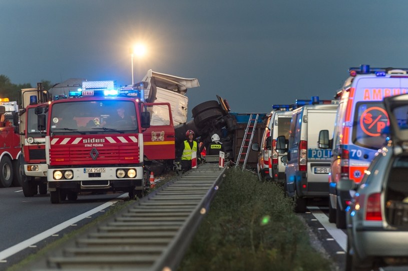 Karambol na autostradzie A4 /Maciej Kulczyński /PAP