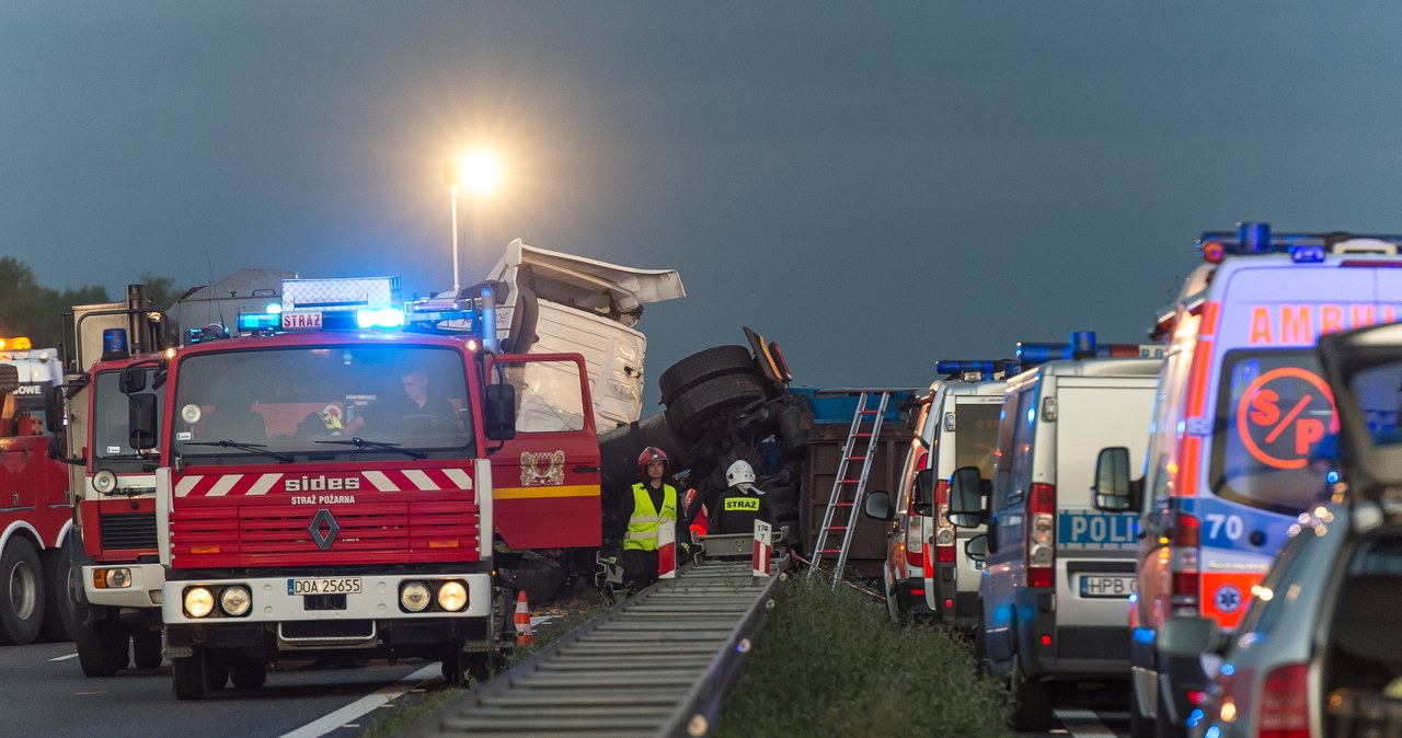 Karambol na autostradzie A4 /Maciej Kulczyński /PAP