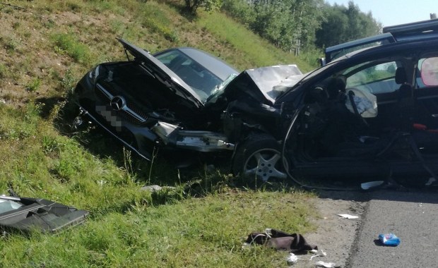 Karambol na krajowej "16": Cztery osoby ciężko ranne