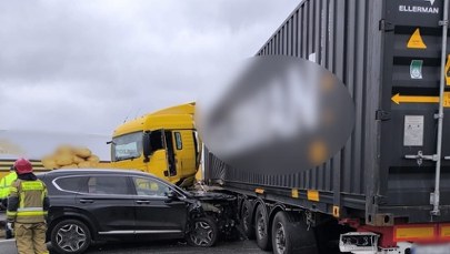 Karambol na Obwodnicy Trójmiasta, tir w poprzek drogi. Ogromne utrudnienia  