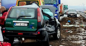 Karambol na S3. Pięć osób rannych, potężne utrudnienia 