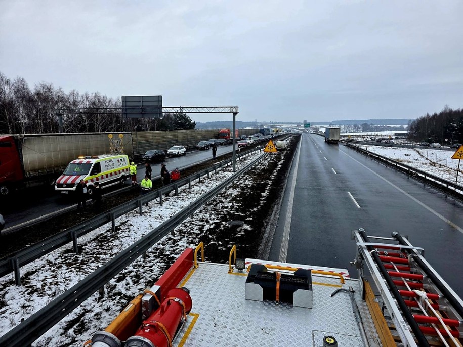 Karambol na S3 w województwie dolnośląskim, 21 lutego 2026 /Komenda Powiatowa Państwowej Straży Pożarnej w Polkowicach /Państwowa Straż Pożarna