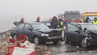 Karambol na S7. Zderzyło się kilkanaście aut