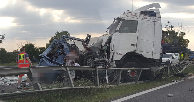 Karambol rozpoczął kierowca tira /RMF