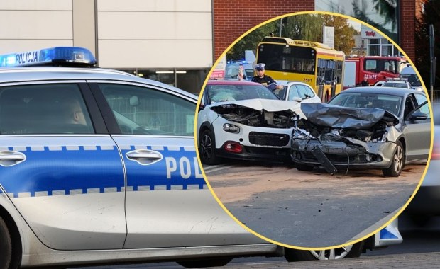 Karambol w Łodzi. Autobus zderzył się z 4 autami osobowymi