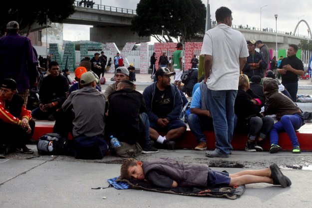 Karawana migrantów: Meksyk wita z otwartymi ramionami wszystkich, ale... /ALEJANDRO ZEPEDA /PAP/EPA