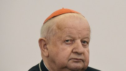 Kard. Dziwisz ostro o metodzie in vitro. "Niemoralna"